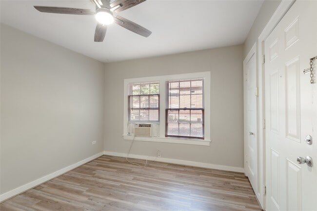 Building Photo - 811 B Sam Houston Ave