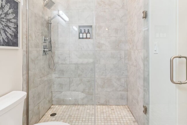Photo - 1100 Peters St Unidad 404