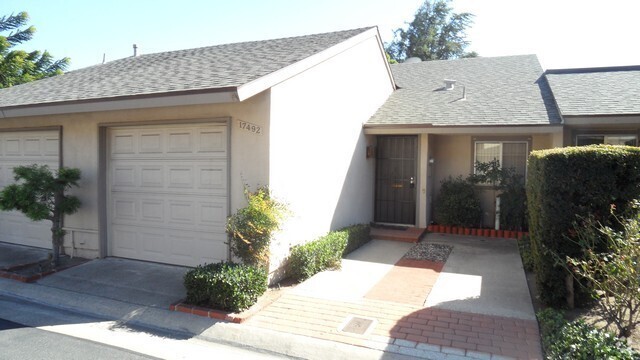 Building Photo - Ground Level 2BR 2BA in Park Tustin Commun... Unit 44 Rental