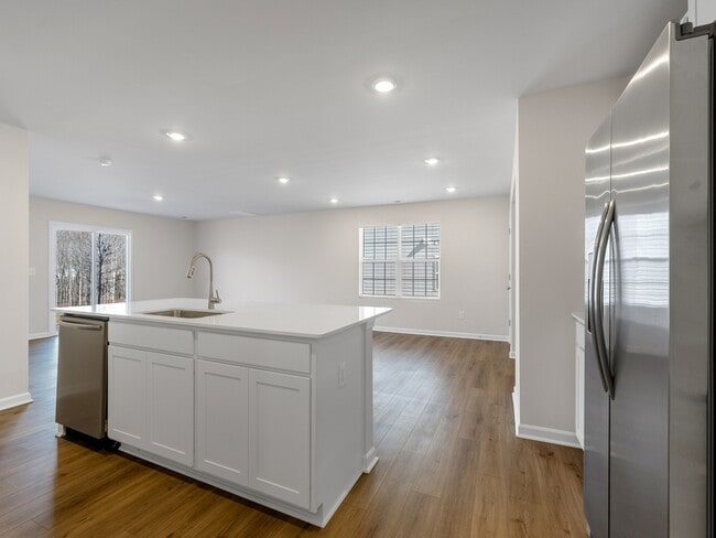 Photo - 140 Clairvale Ct