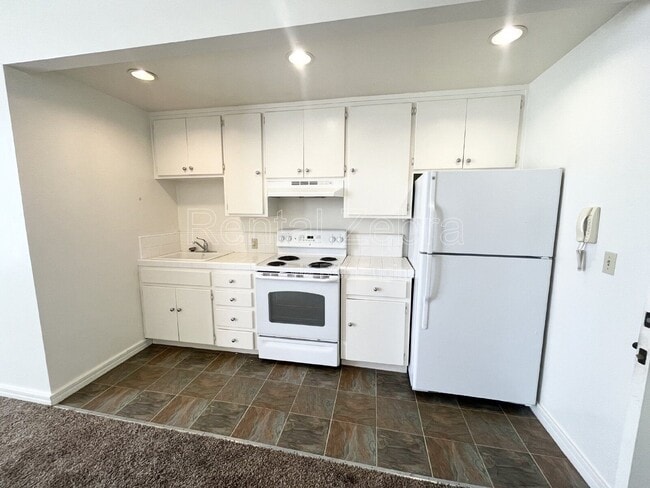 Building Photo - 317 W Main St Unit 2