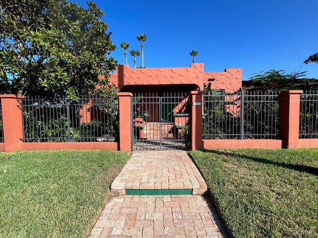 Building Photo - 101 W Madison St