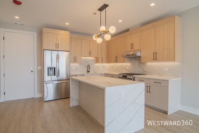 Building Photo - 2354 W Polk St Unit #302