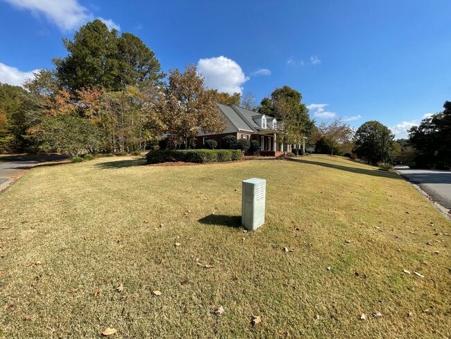 Building Photo - Large 4/4 House in Maplewood $2,795