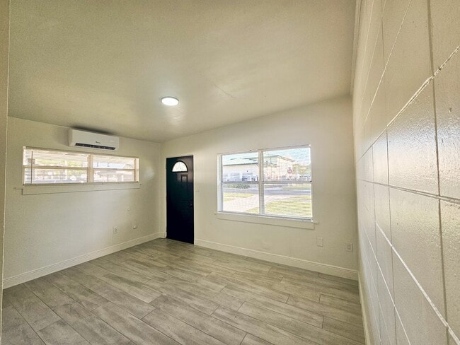 Sala de estar - 1105 E South St