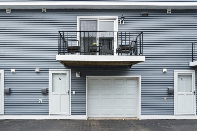 Building Photo - 1221 Pawtucket Blvd Rental