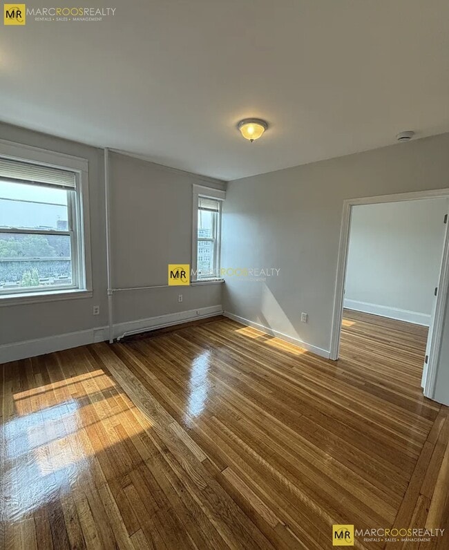 Building Photo - 1637 Commonwealth Ave Unit 17
