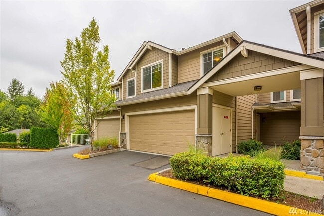 Building Photo - 3500 E Lake Sammamish Pky SE Unit 2-103