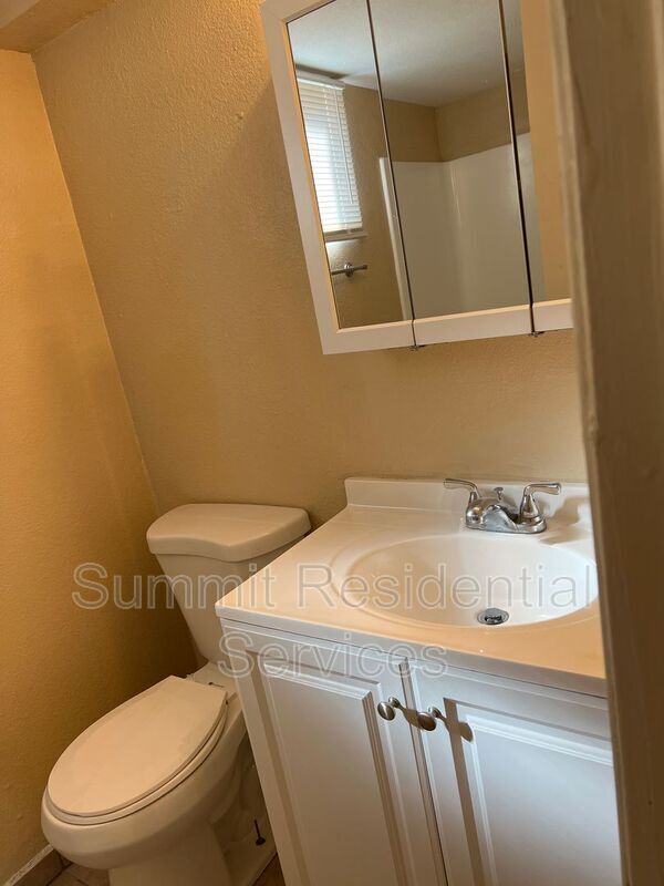 Photo - 2511 N Edith Blvd