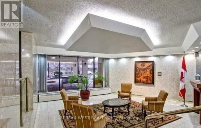 Photo - 60 Pavane Linkway Unit 812