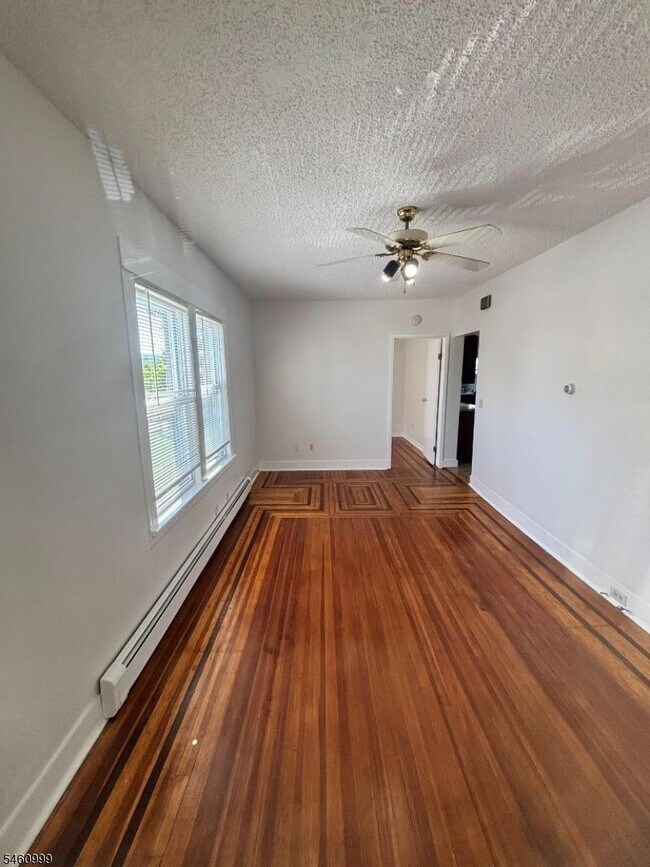220 Union Blvd