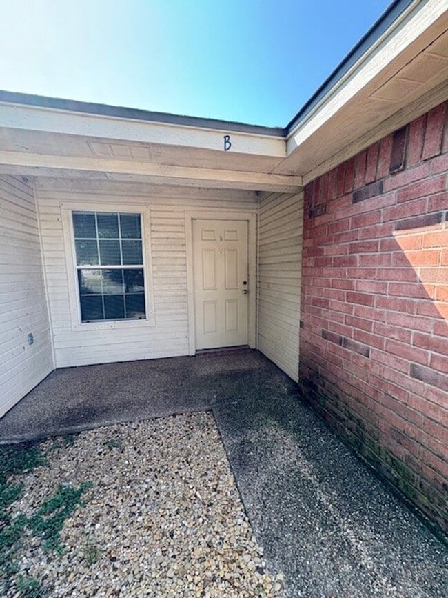 Photo - 10316 Hyacinth Ln Unidad B