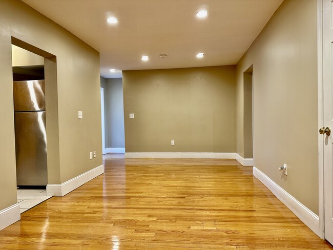 Photo - 76 Egmont St Unit 3