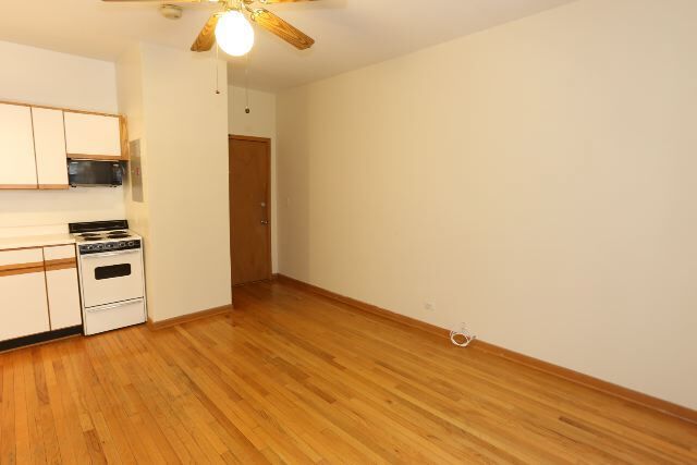 Photo - 653 W Barry Ave Unidad 504