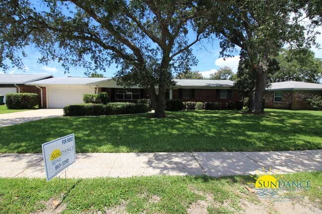 Building Photo - Great 3 Bedroom Home in Fort Walton Beach!