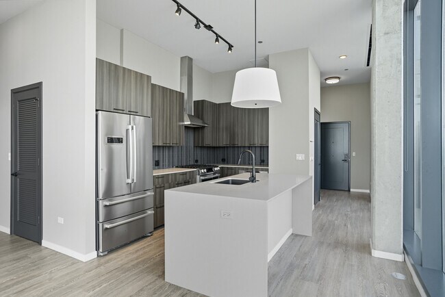 Photo - 902 W Washington Blvd
