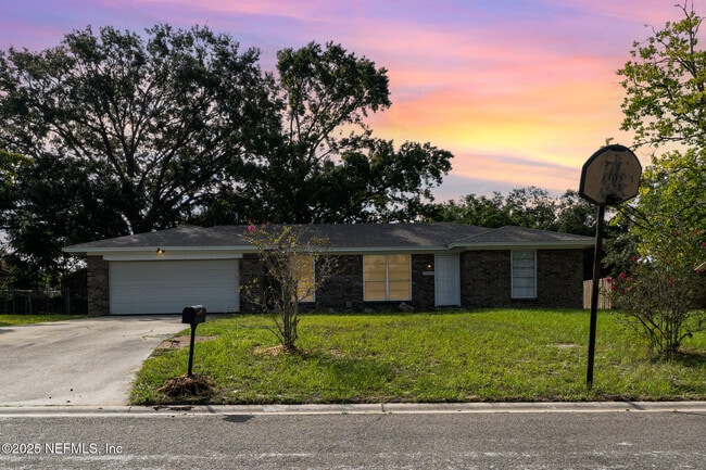 Building Photo - 2805 Stagecoach Dr Rental
