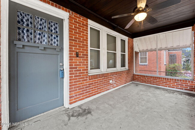 59 W 55th St