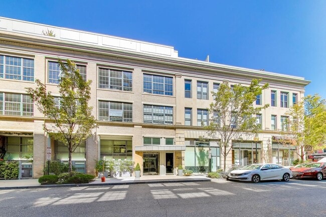 Building Photo - Amazing 2+2 in Logan Cirlce, NW DC Rental