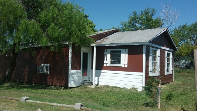 Front of the house kitchrn - 15012 County Road 1876 House