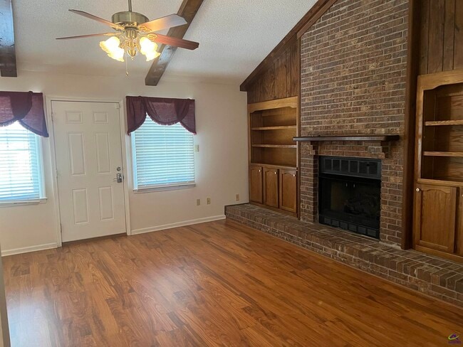 Photo - 213 Westwood Dr