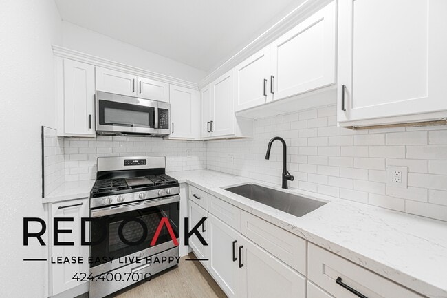 Photo - 816 S Park View St Unidad 104