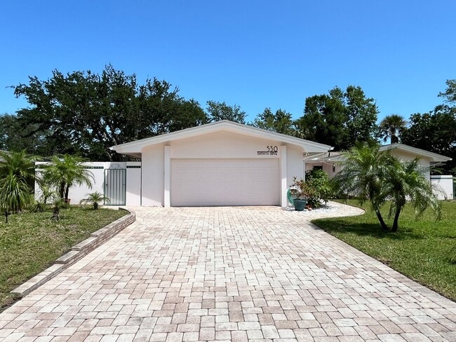 Photo - Beautiful beachside home!