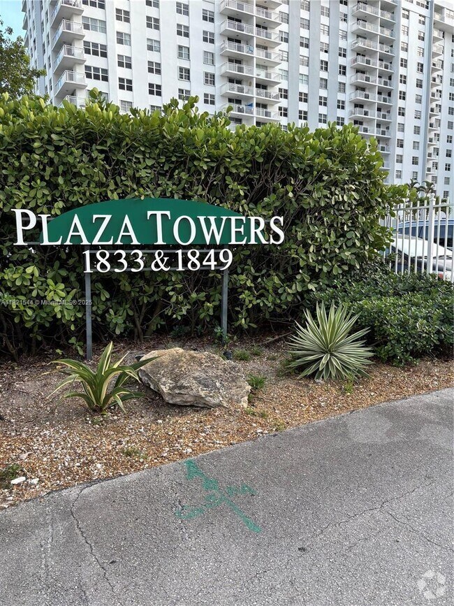 Building Photo - 1833 S Ocean Dr Unit 1203 Rental