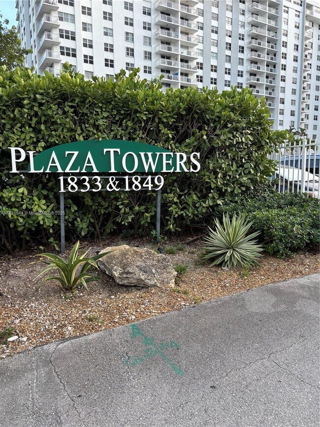 Building Photo - 1833 S Ocean Dr Unit 1203 Rental