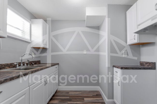 Photo - 216 E 2nd St