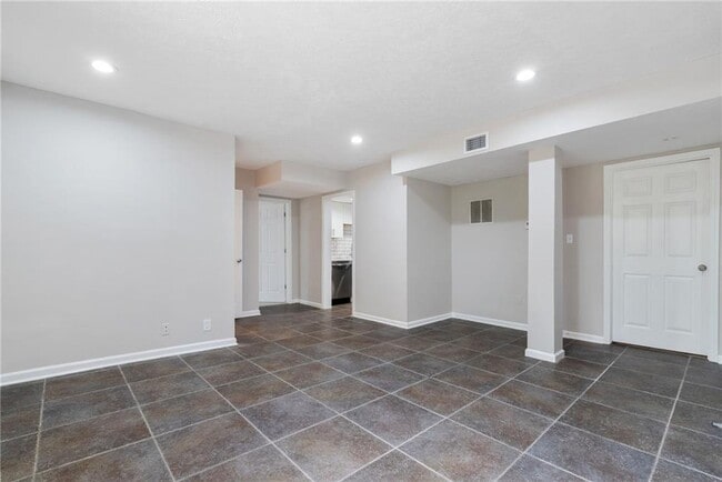 Photo - 1447 Southland Vista Ct NE