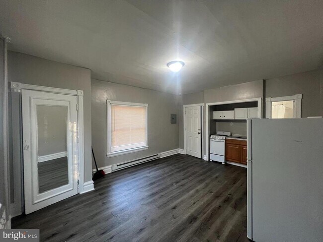 Building Photo - 4637 Leiper St Unit 4