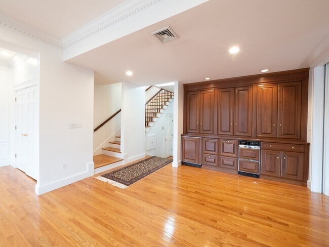 Photo - 218 Commonwealth Ave Unit 4