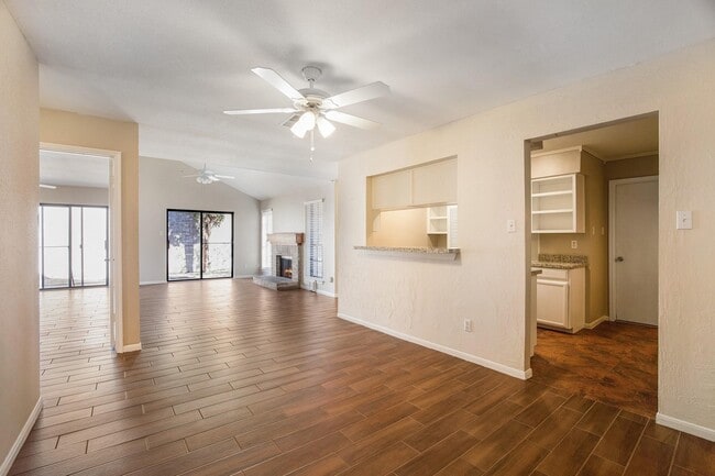 Photo - 18522 Glen Briar Ln