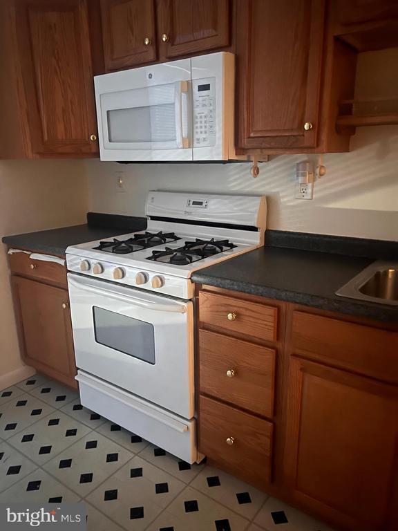 Photo - 329 Shawmont Ave Unidad 1E6--329 F