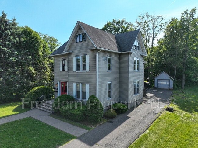 Photo - 242 N Main St