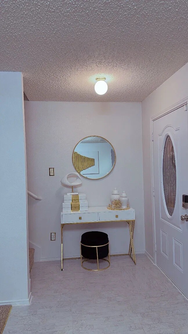 Room in House on Hunters Creek Dr
