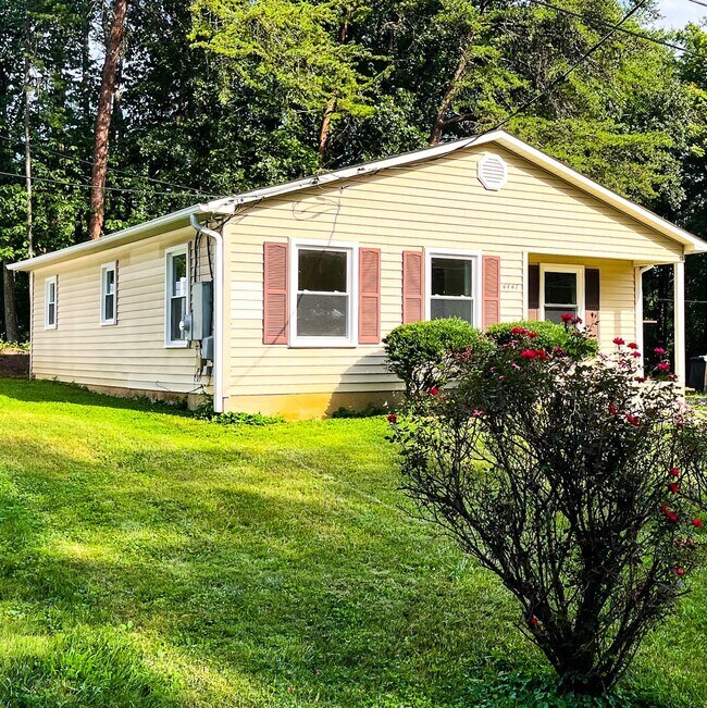 Cute 3 Bedroom 1 Bathroom in Winston Salem Rental For Rent in Winston