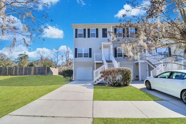 Photo - 324 Laurel Oak Ln