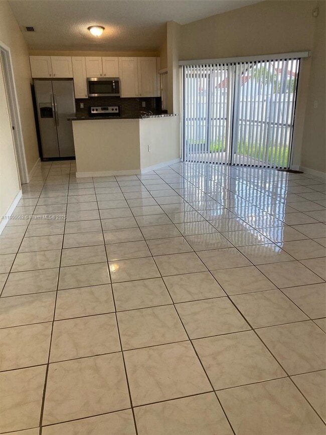Photo - 1901 San Remo Cir