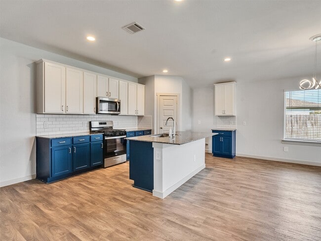 Building Photo - 10627 Great Basin Dr