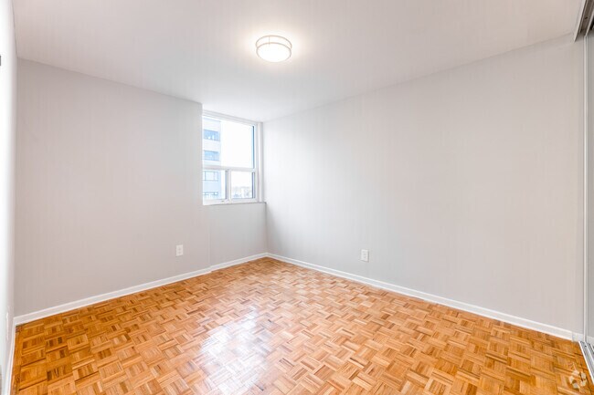 2BR, 1BA - 937 SF - Bedroom
