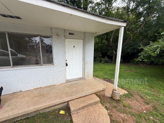 Building Photo - 1206 Sholar Ave