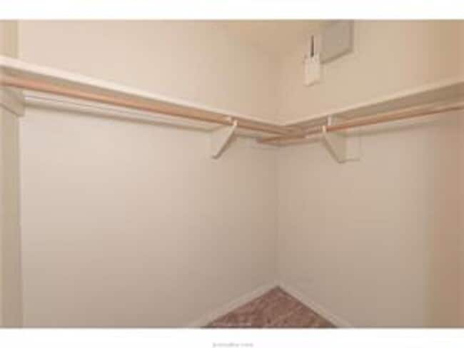 Photo - Spacious 3/2 duplex in great location