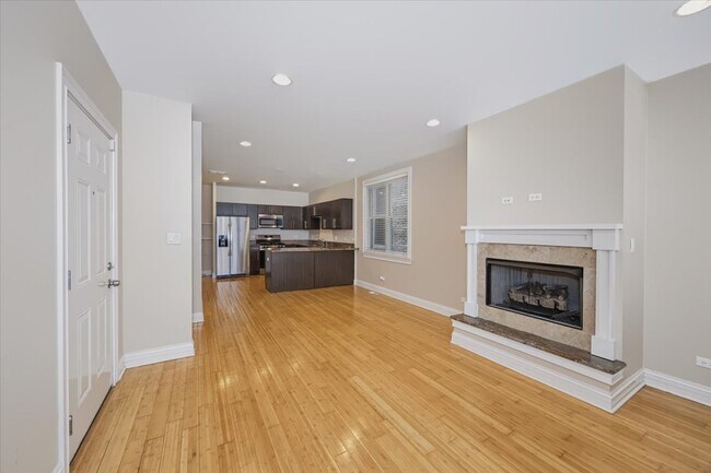 Photo - 2425 W Arthington St Unit 1