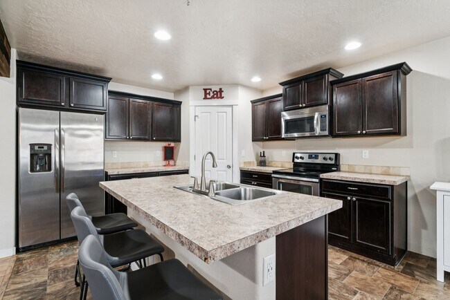 Photo - Spacious 4 Bed + Bonus | 3 Bath | 2,760 Sq Ft | Star, Idaho