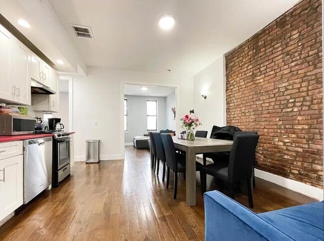 Building Photo - 3 bedroom in Brooklyn NY 11216 Unit 3F Rental