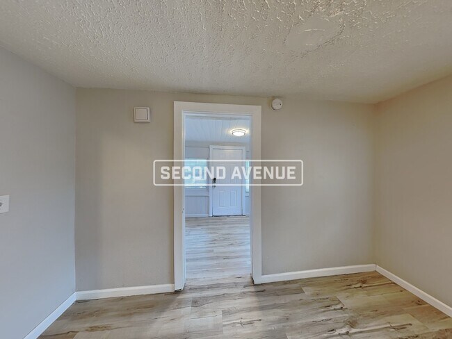 Photo - 1656 W 30th St