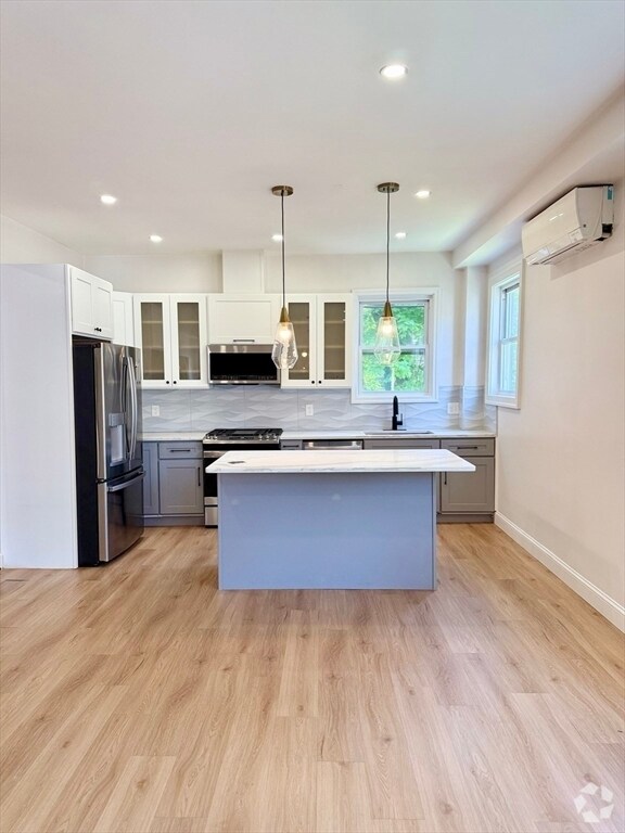 Building Photo - 30 Howland St Unit 2 Rental