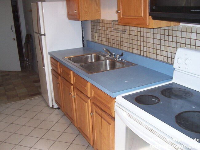 Photo - 688 Parker St Unit 1